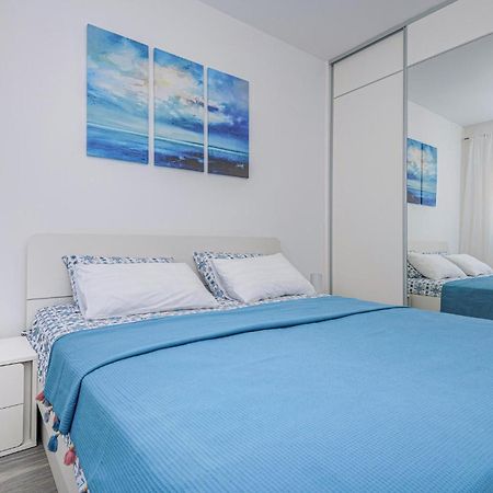 1 Bedroom Beautiful Apartment In Baška Voda エクステリア 写真