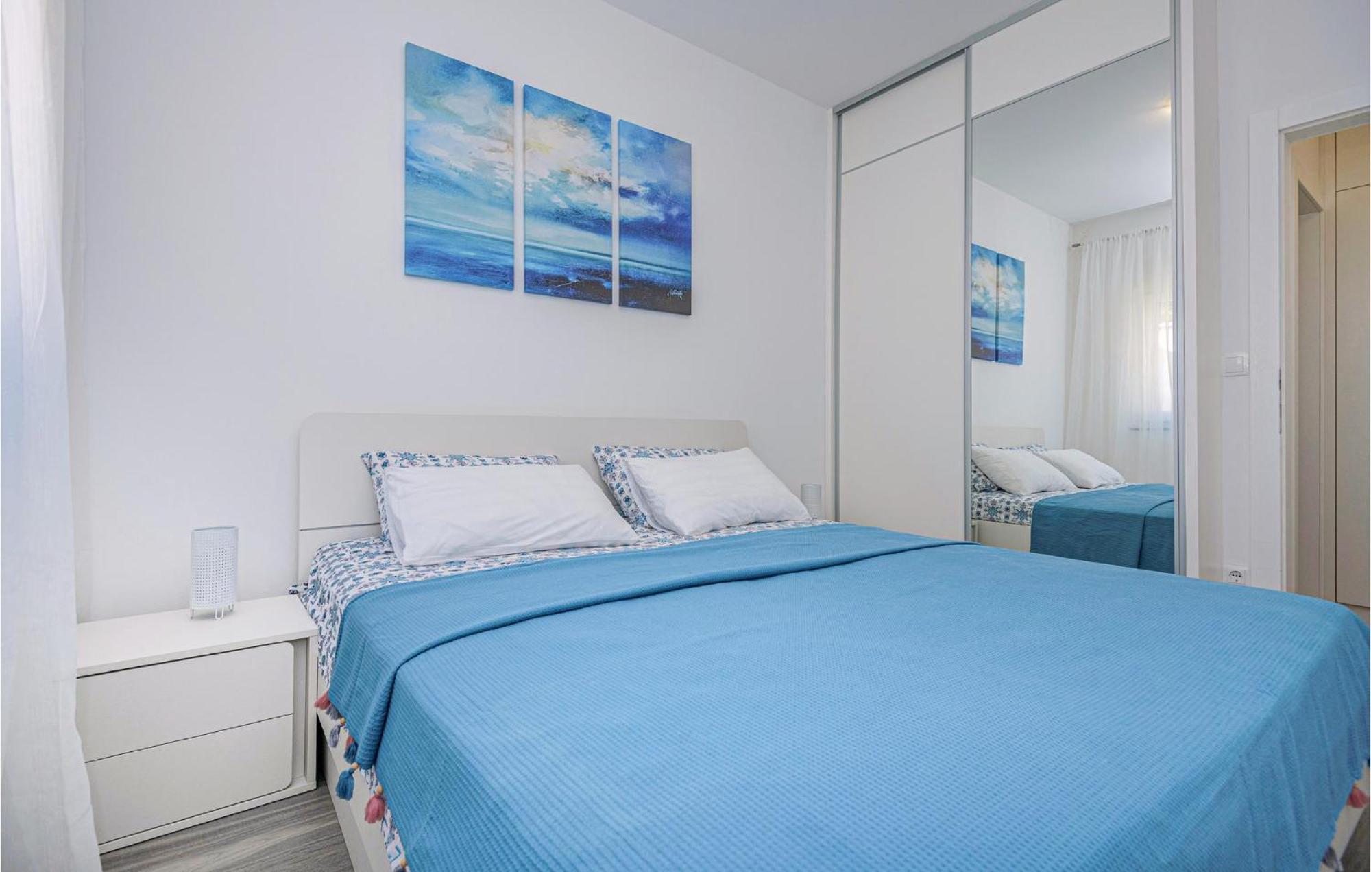 1 Bedroom Beautiful Apartment In Baška Voda エクステリア 写真